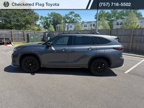Used 2024 Toyota Highlander XSE image 7