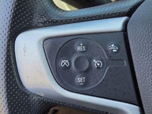 Used 2023 GMC Terrain SLE w/ Driver Convenience Package FWD image 18