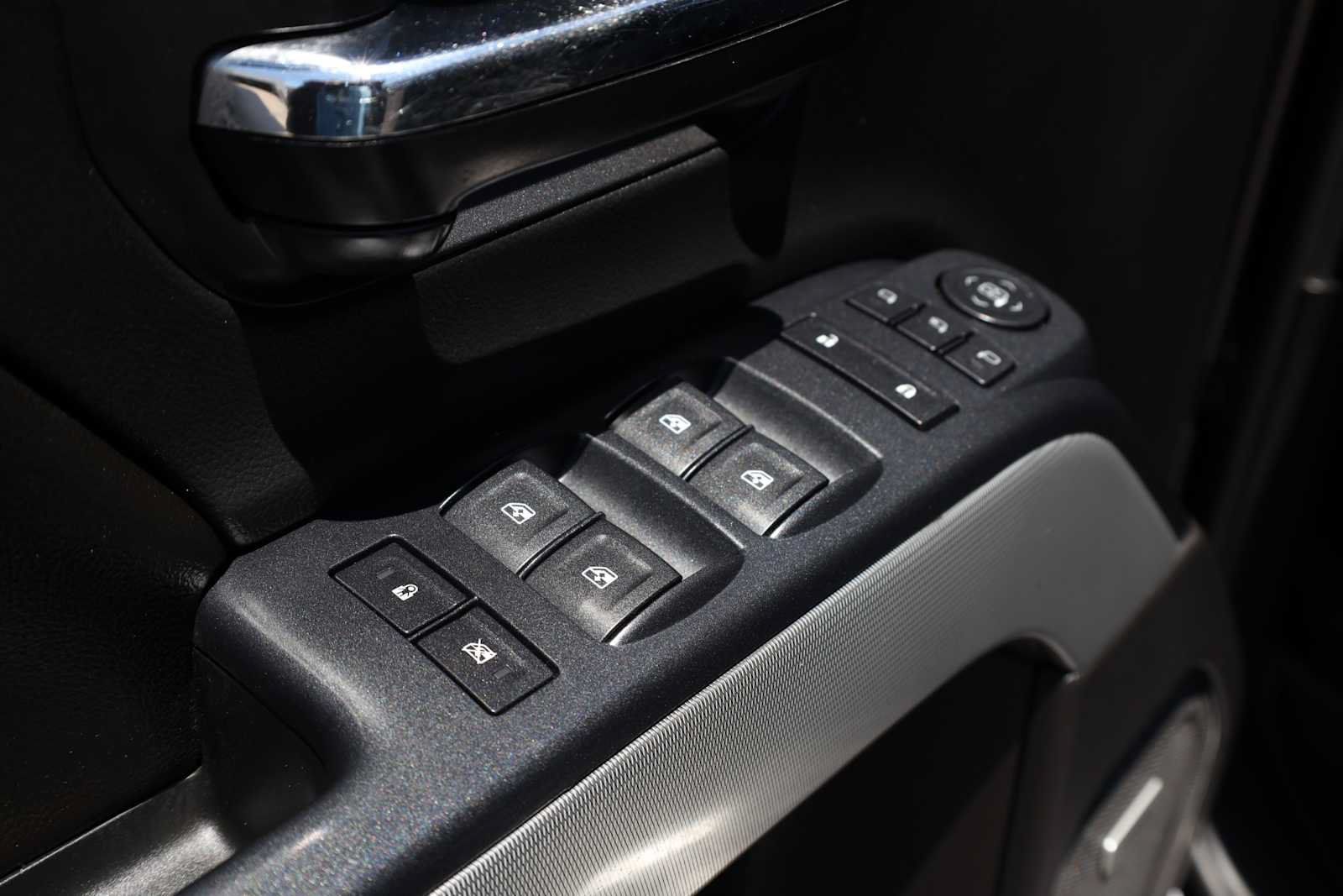 Used 2015 Chevrolet Silverado 2500 LTZ w/ Duramax Plus Package AWD/4WD image 43