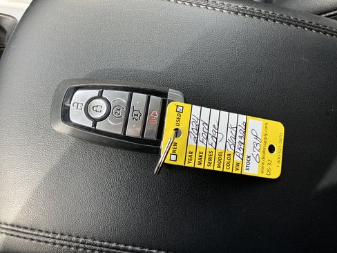 Used 2024 Ford Edge SEL w/ Convenience Package image 18