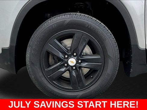 Used 2018 Chevrolet Trax LT w/ LT Convenience Package FWD image 38