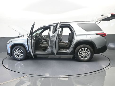 Used 2023 Chevrolet Traverse LT FWD image 69