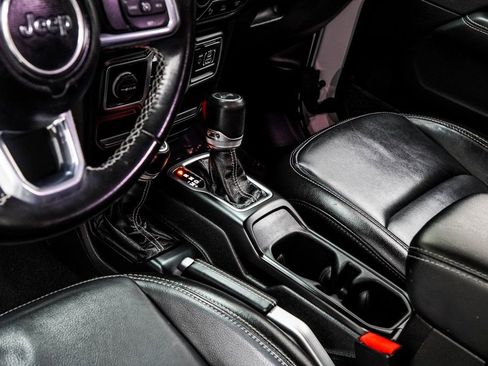 Used 2022 Jeep Wrangler Unlimited Sahara w/ Safety Group image 16