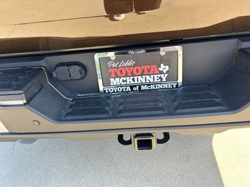 Certified 2025 Toyota Tundra Limited AWD/4WD image 11