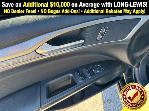 Used 2018 Ford Fusion SE image 16