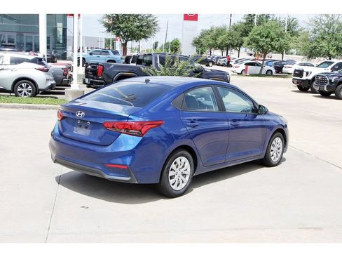Used 2022 Hyundai Accent SE FWD image 5