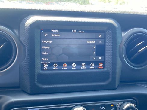 Used 2023 Jeep Gladiator Sport AWD/4WD image 18