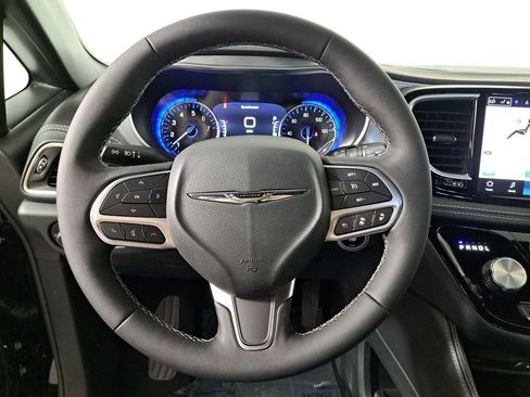 New 2026 Chrysler Pacifica Limited image 15