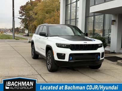 Used 2022 Jeep Grand Cherokee Trailhawk w/ Advanced Protech Group II