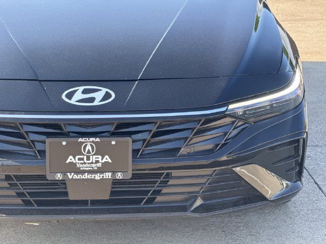 Used 2025 Hyundai Elantra SEL FWD image 8