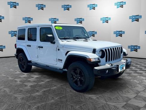 Certified 2022 Jeep Wrangler Unlimited Sahara AWD/4WD image 8