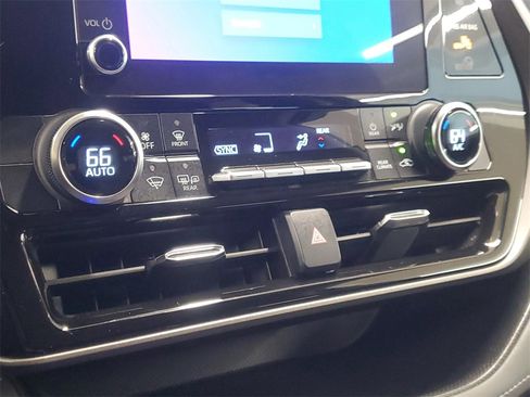 Certified 2023 Toyota Highlander LE image 28