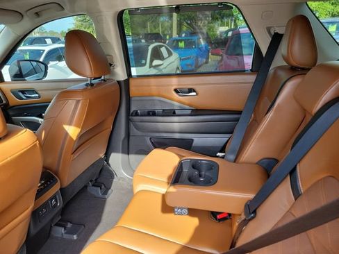 Used 2023 Nissan Pathfinder Platinum w/ Cargo Package AWD/4WD image 30