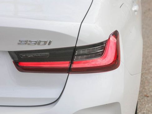 Used 2024 BMW 330i Sedan w/ Convenience Package RWD image 9
