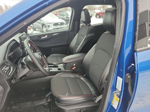 Used 2023 Ford Escape ST-Line w/ Tech Pack #1 image 8