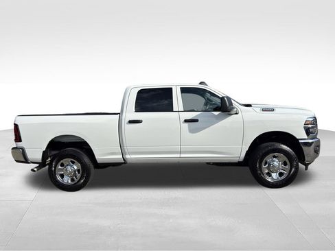 Used 2026 RAM 2500 Tradesman w/ Chrome Appearance Group AWD/4WD image 4
