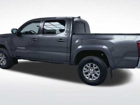 Used 2019 Toyota Tacoma SR5 image 19