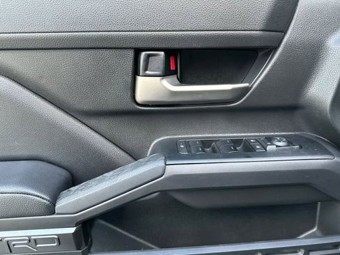 Used 2024 Toyota Tacoma TRD Sport w/ TRD Sport Upgrade Package image 12