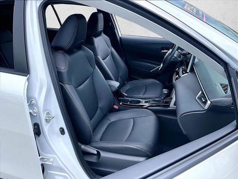 Used 2023 Toyota Corolla Cross XLE FWD image 9