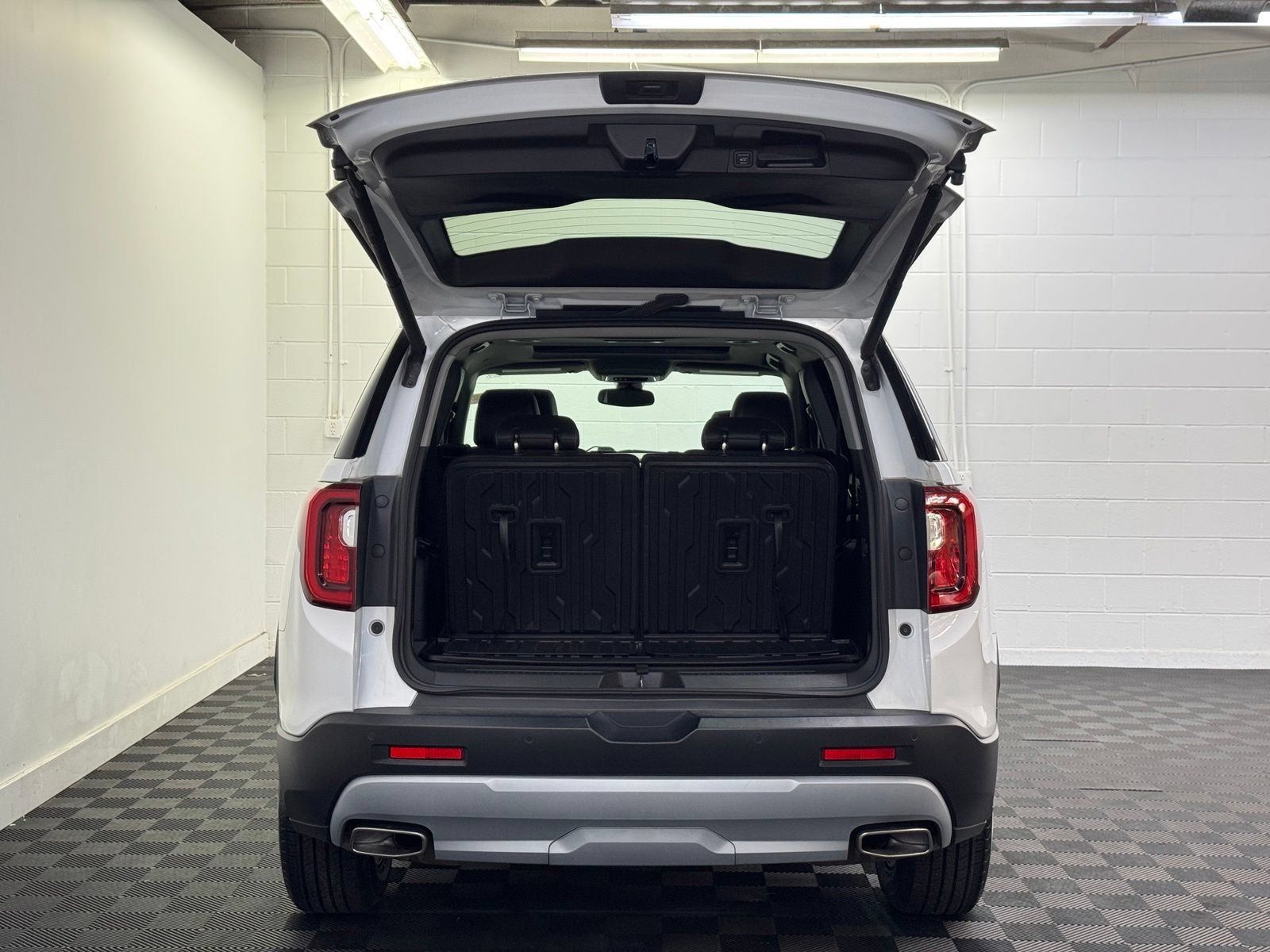 Used 2023 GMC Acadia SLT w/ Preferred Package AWD/4WD image 37