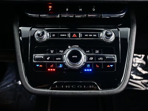 Used 2022 Lincoln Corsair Reserve w/ Equipment Group 201A image 21