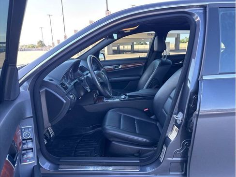 Used 2011 Mercedes-Benz C 300 4MATIC Sedan image 10