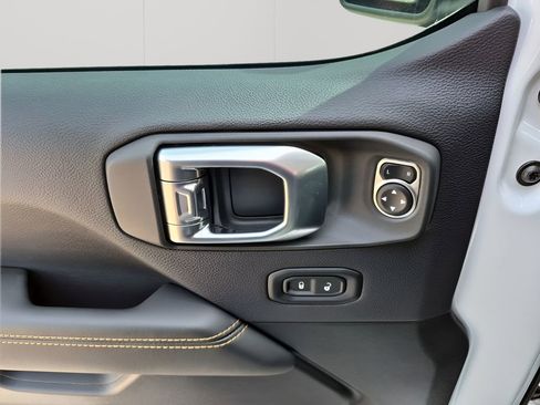 New 2026 Jeep Gladiator Sahara image 26