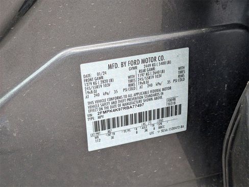 Used 2024 Ford Edge Titanium image 39