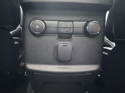 Used 2018 Ford Explorer XLT w/ Equipment Group 202A image 34