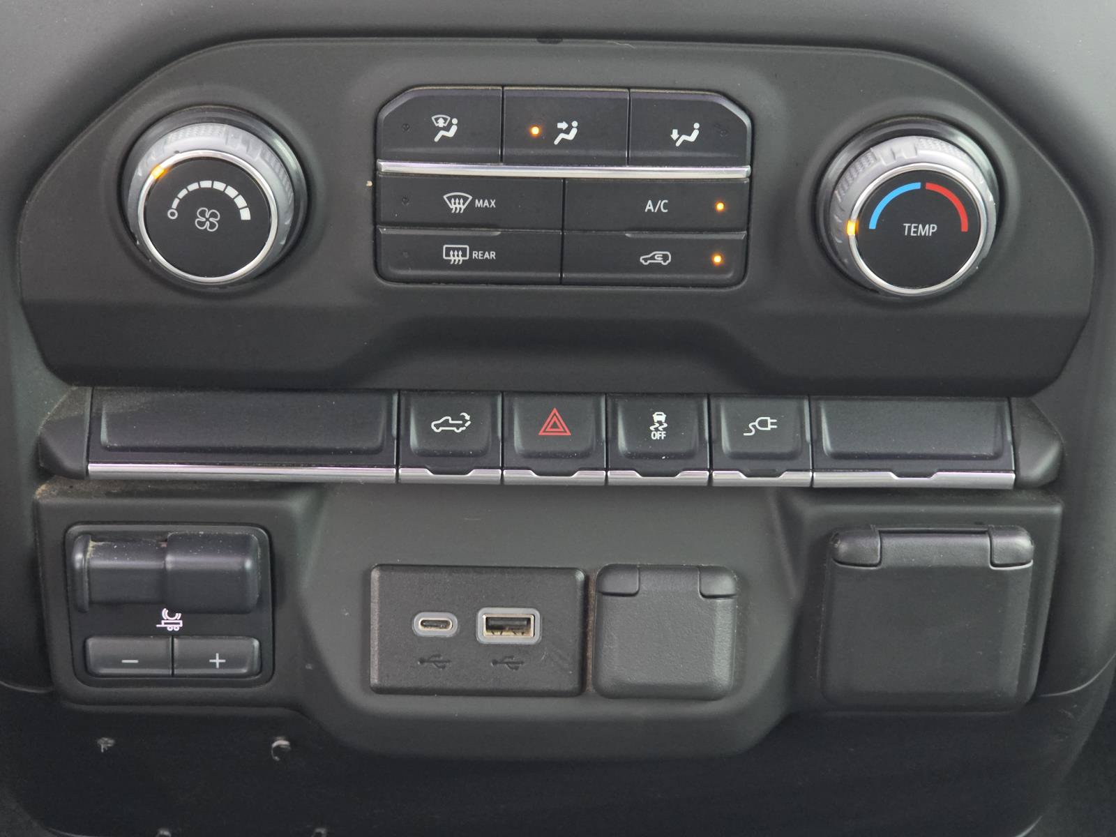 Used 2023 Chevrolet Silverado 2500 Custom w/ Custom Convenience Package AWD/4WD image 15