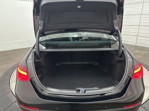 Used 2025 Mercedes-Benz C 300 Sedan image 23