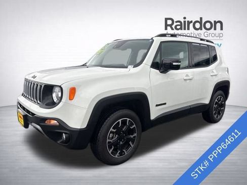 Used 2023 Jeep Renegade Latitude AWD/4WD image 3