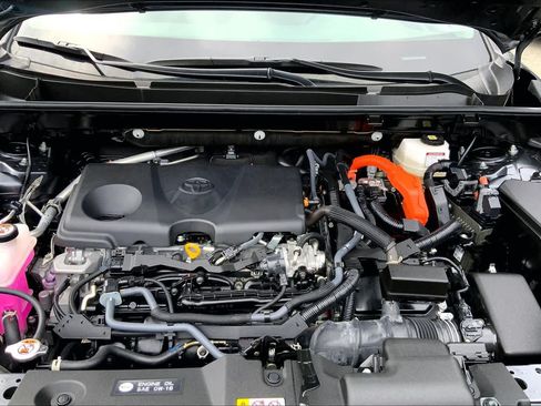 Used 2025 Toyota RAV4 LE AWD/4WD image 32