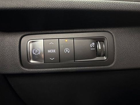 New 2026 Chevrolet Traverse LT w/ Sun and Wheel Package FWD image 34