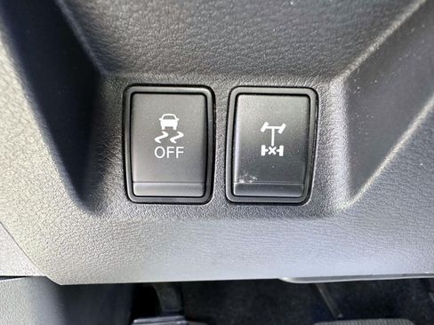 Used 2024 Nissan Frontier PRO-4X w/ Technology Package AWD/4WD image 16
