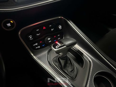 Used 2016 Dodge Challenger R/T RWD image 31