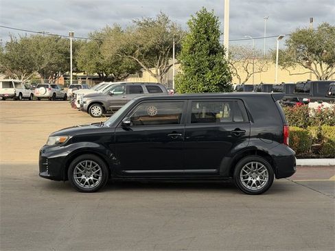 Used 2014 Scion xB image 4