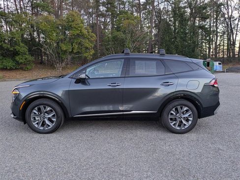 Used 2025 Kia Sportage SX image 7