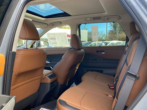 New 2025 Nissan Pathfinder Platinum w/ Cargo Package image 20