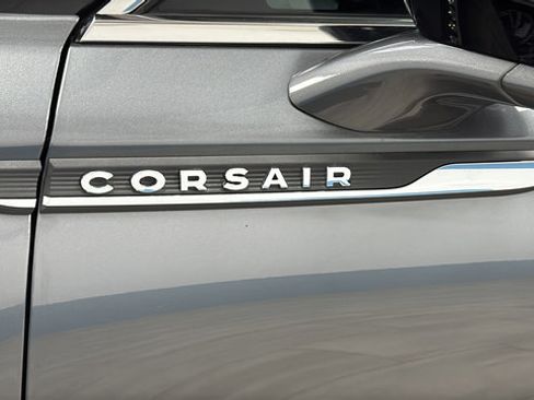 Used 2025 Lincoln Corsair AWD image 39