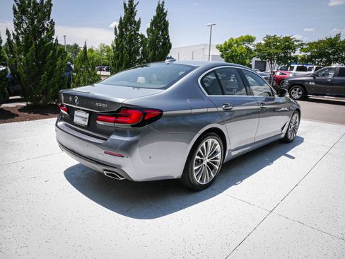 Used 2021 BMW 530i w/ Premium Package RWD image 10