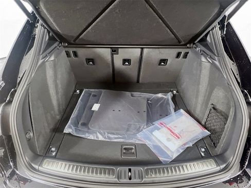 New 2026 Porsche Macan image 28