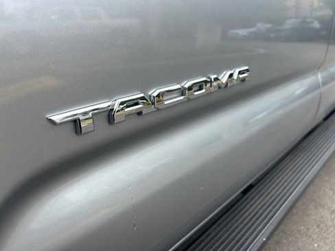 Used 2022 Toyota Tacoma SR5 AWD/4WD image 31