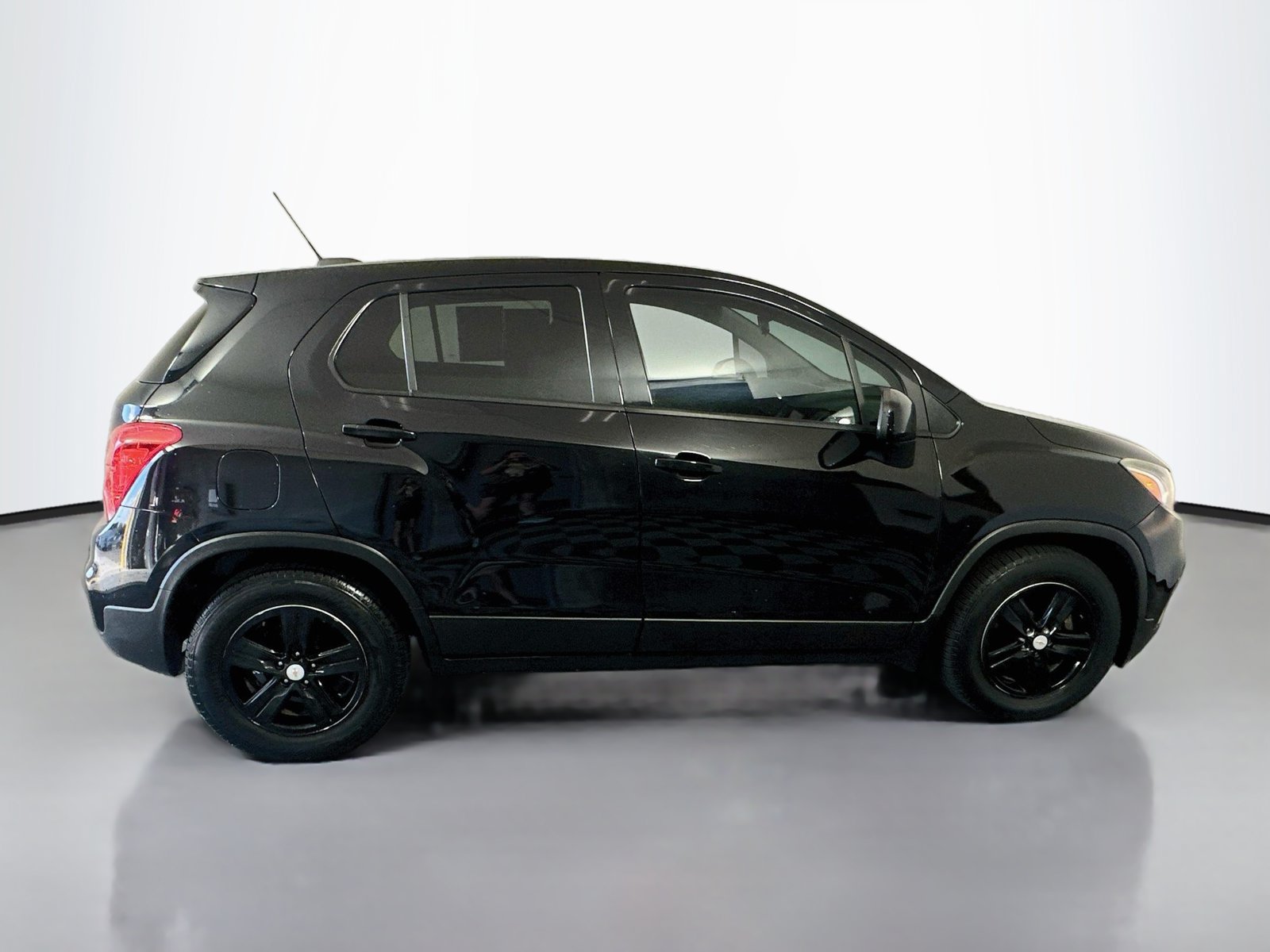 Used 2020 Chevrolet Trax LS w/ Tint and Cruise Package FWD image 8
