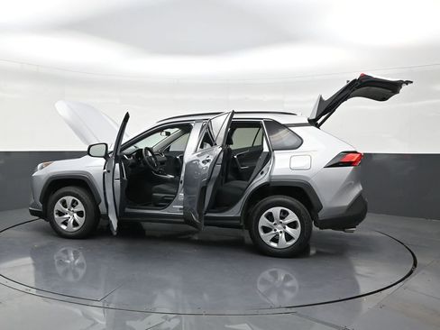 Used 2020 Toyota RAV4 LE image 30