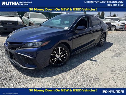 Used 2021 Toyota Camry SE FWD image 1