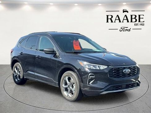 Used 2023 Ford Escape ST-Line w/ Tech Pack #1 AWD/4WD image 4