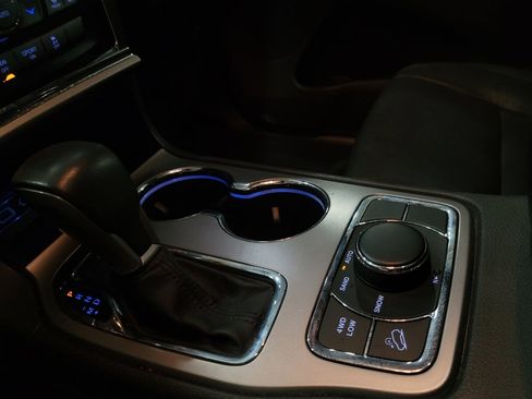 Used 2020 Jeep Grand Cherokee Limited image 26