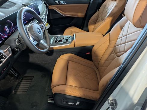 New 2026 BMW X5 xDrive50e image 7