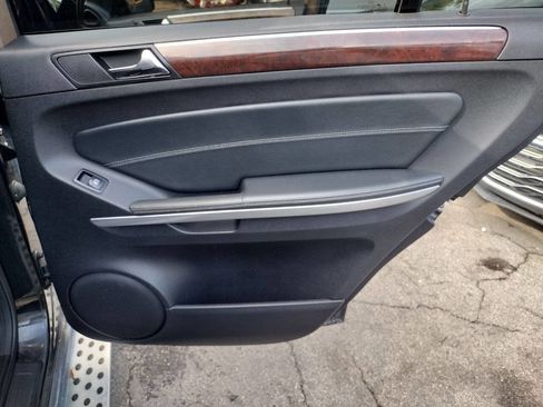 Used 2011 Mercedes-Benz GL 450 4MATIC image 37